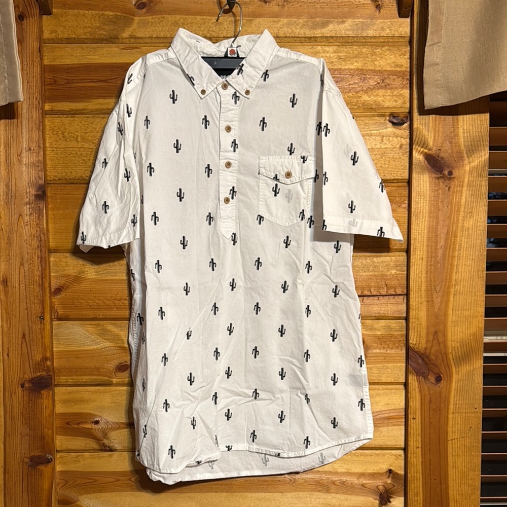 Men's CARBON White Cactus Print Shirt            SIZE - Large